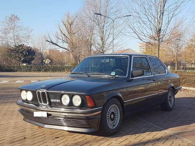 BMW 323 i coupe