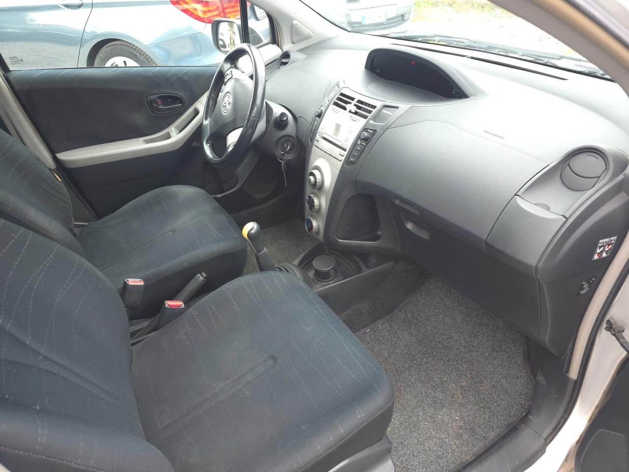 Toyota Yaris 1.3 5 porte Navi