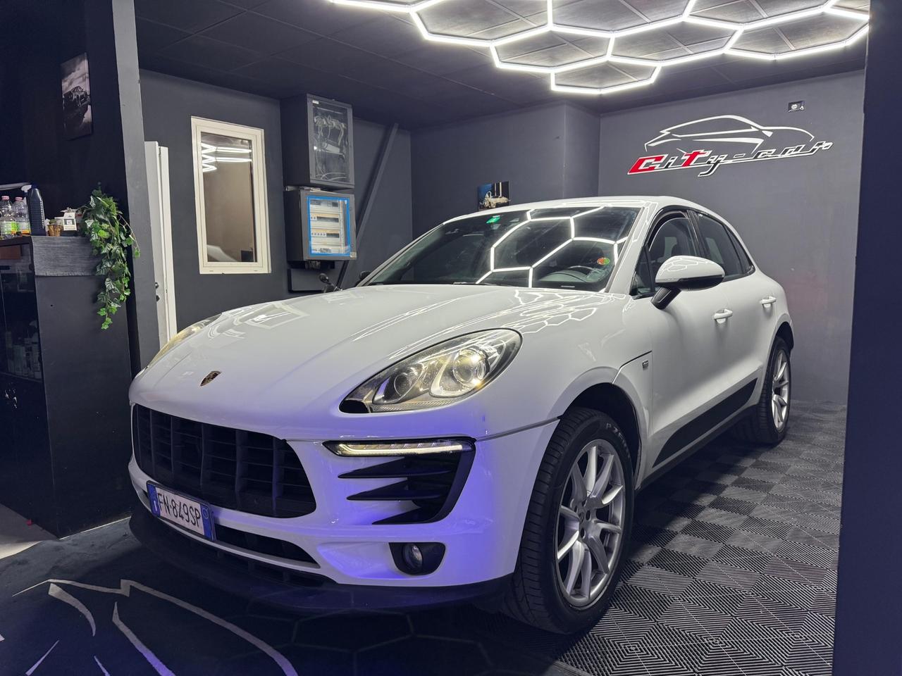 PORSCHE MACAN 2.0 Turbo: Il Tuo Sogno Porsche a un Prezzo Irripetibile