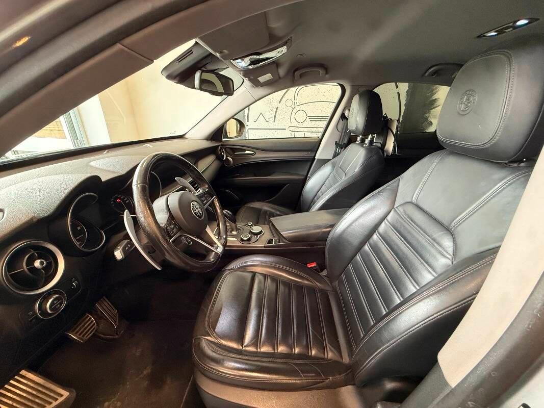 Alfa Romeo Stelvio 2.2 t Business Q4 210cv auto