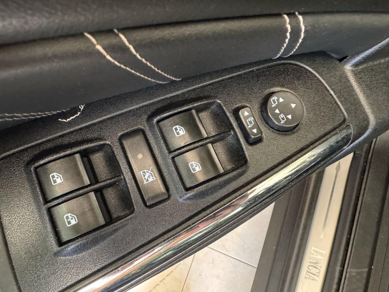 LANCIA DELTA 1.6 MJ 120 CV. BI-COLORE TETTO+CERCHI