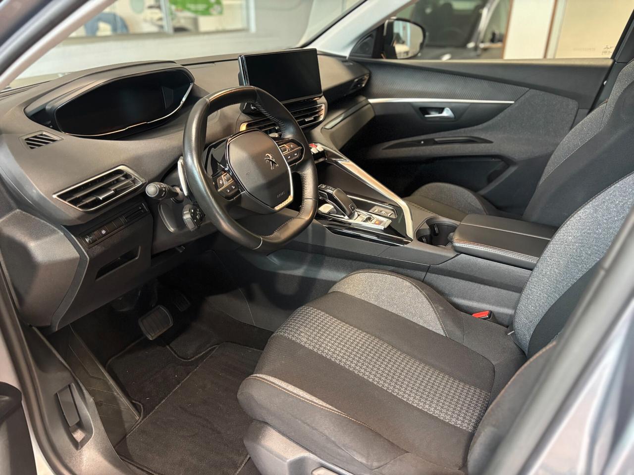 Peugeot 5008 *1.5 bluehdi Active s*NEOPATENTATI