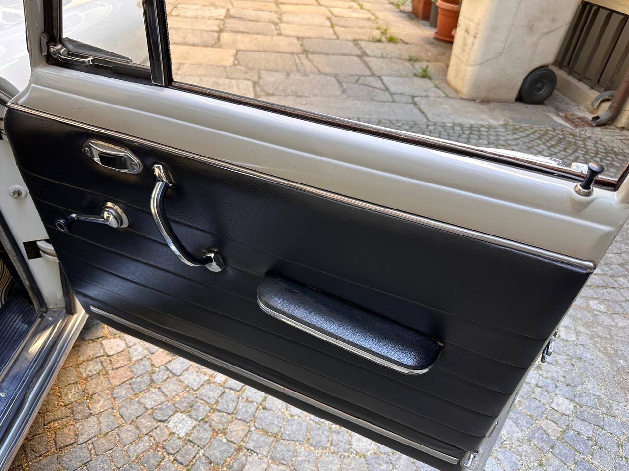 Lancia Fulvia 2 SERIE (INTERNI in PELLE)