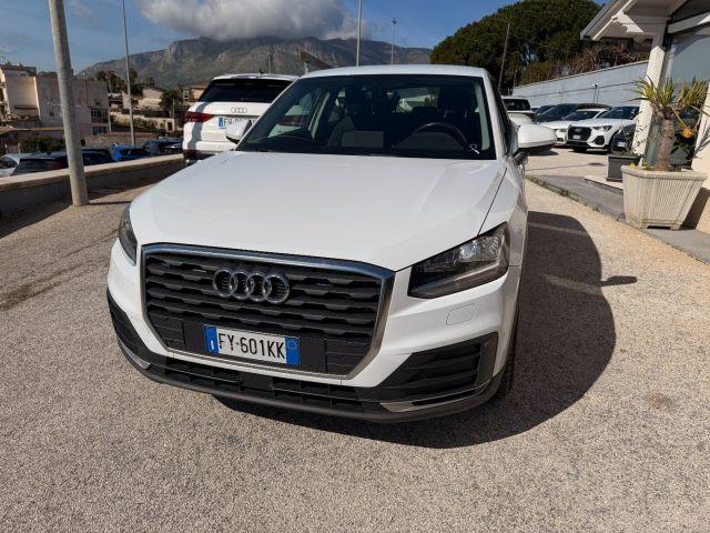 AUDI Q2 30 TDI S tronic Business