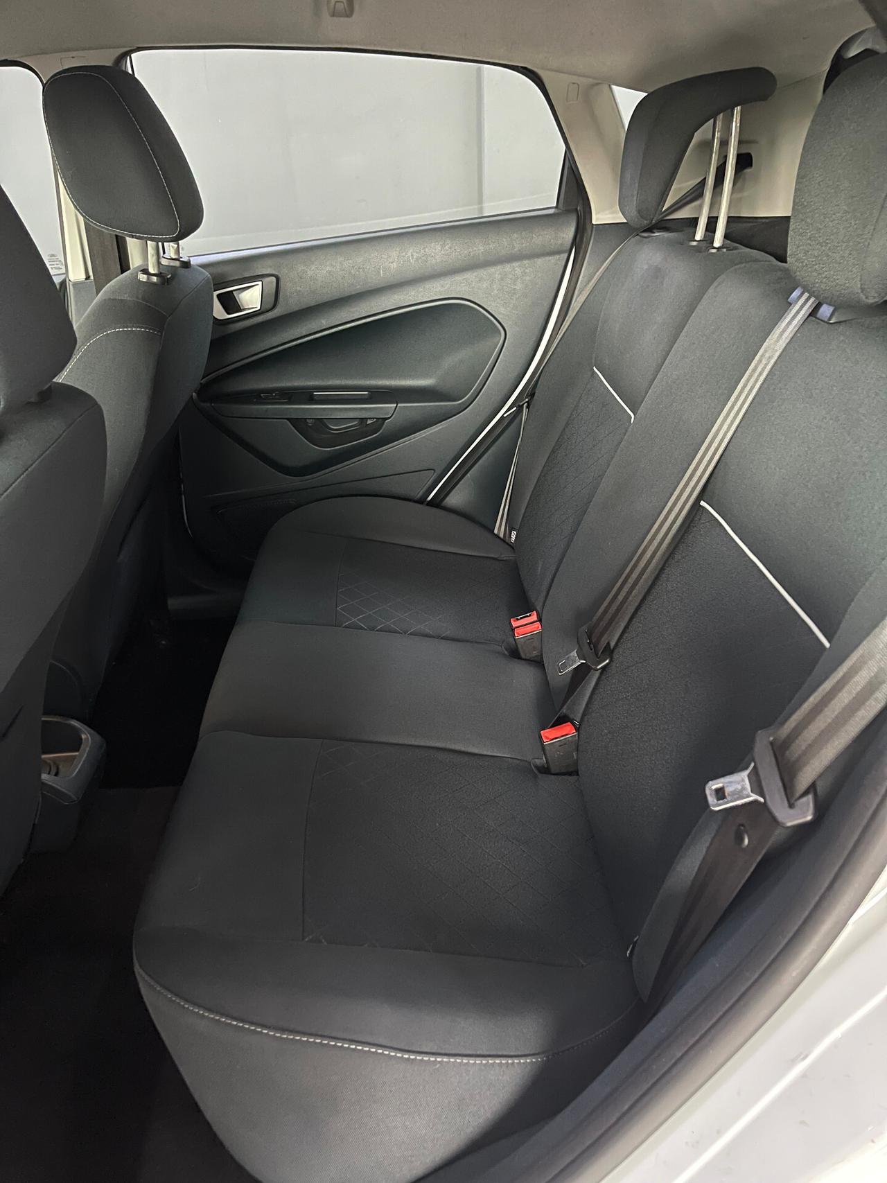 Ford Fiesta 1.4 5 porte Bz.- GPL Titanium - PASSAGGIO INCLUSO