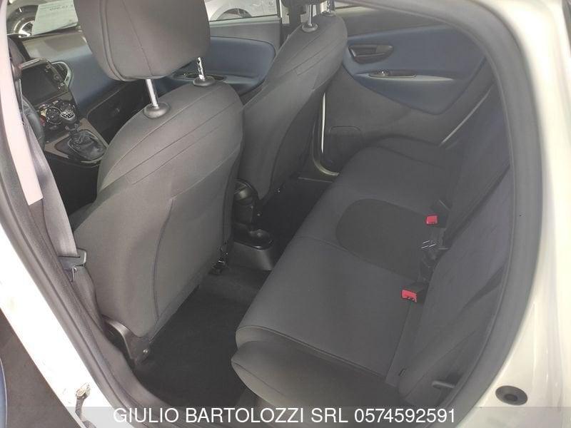 Lancia Ypsilon 1.0 FireFly 5 porte S&S Hybrid Platino