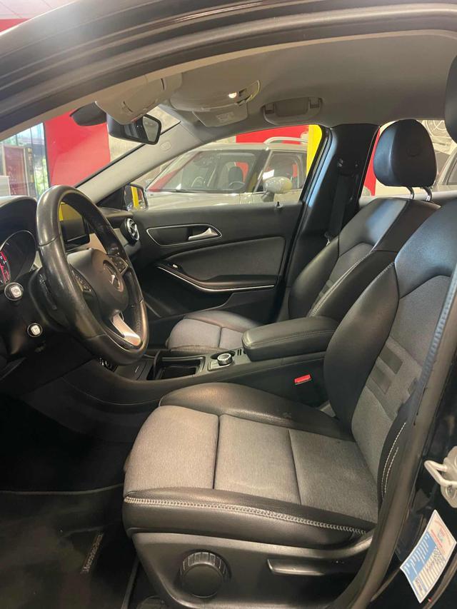 MERCEDES-BENZ GLA 180 d Automatic Executive *navi/telc/ok neo p*