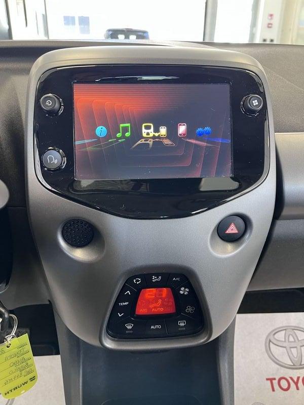 Toyota Aygo Aygo Connect 1.0 VVT-i 72 CV 5 porte x-play