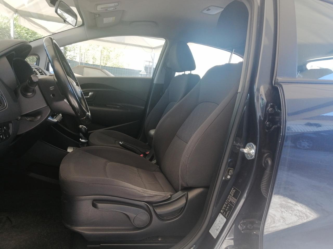 Kia Rio III 2016 5p 1.1 crd Active Style Pack E6