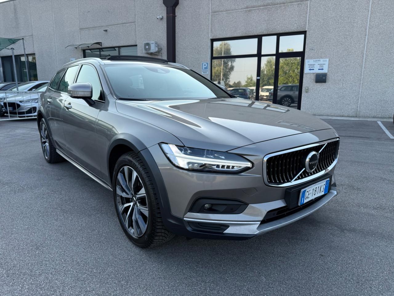 Volvo V90 Cross Country B4 AWD Geartronic Business Pro