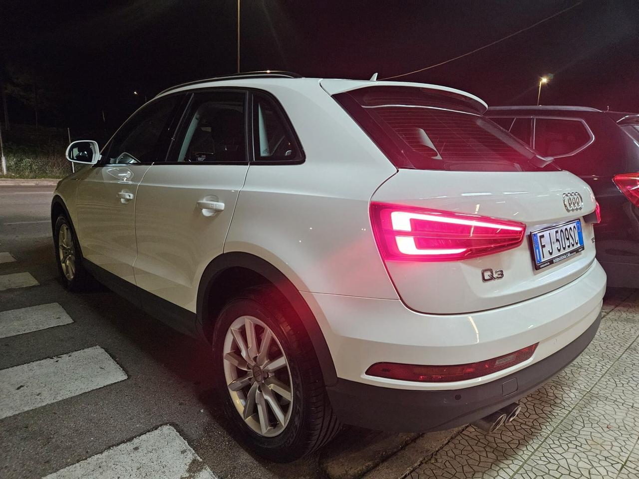 Audi Q3 2.0 TDI 120cv 88kw AUTOMATICA F1 TETTO