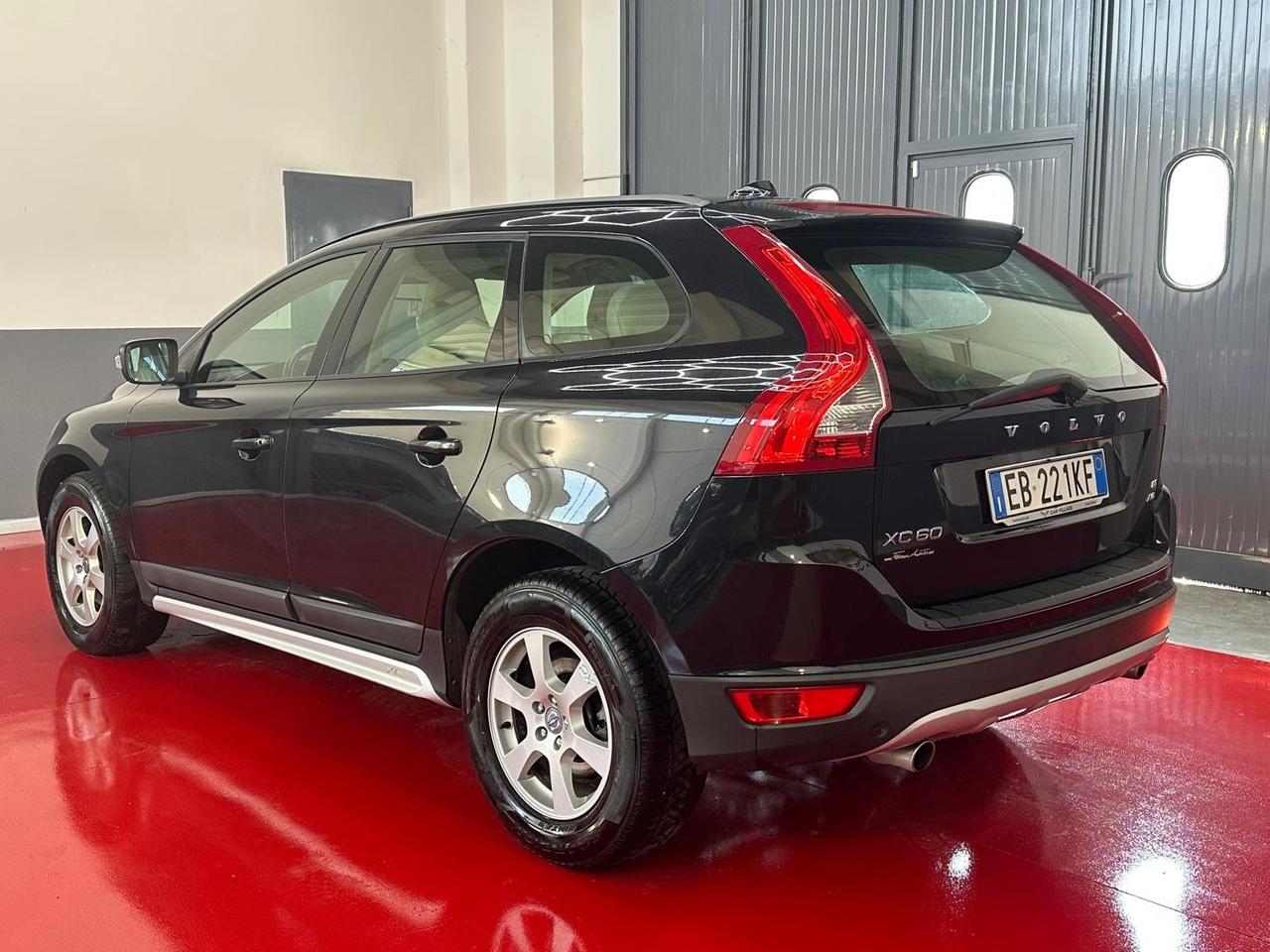 Volvo XC 60 XC60 D5 AWD Geartronic Momentum