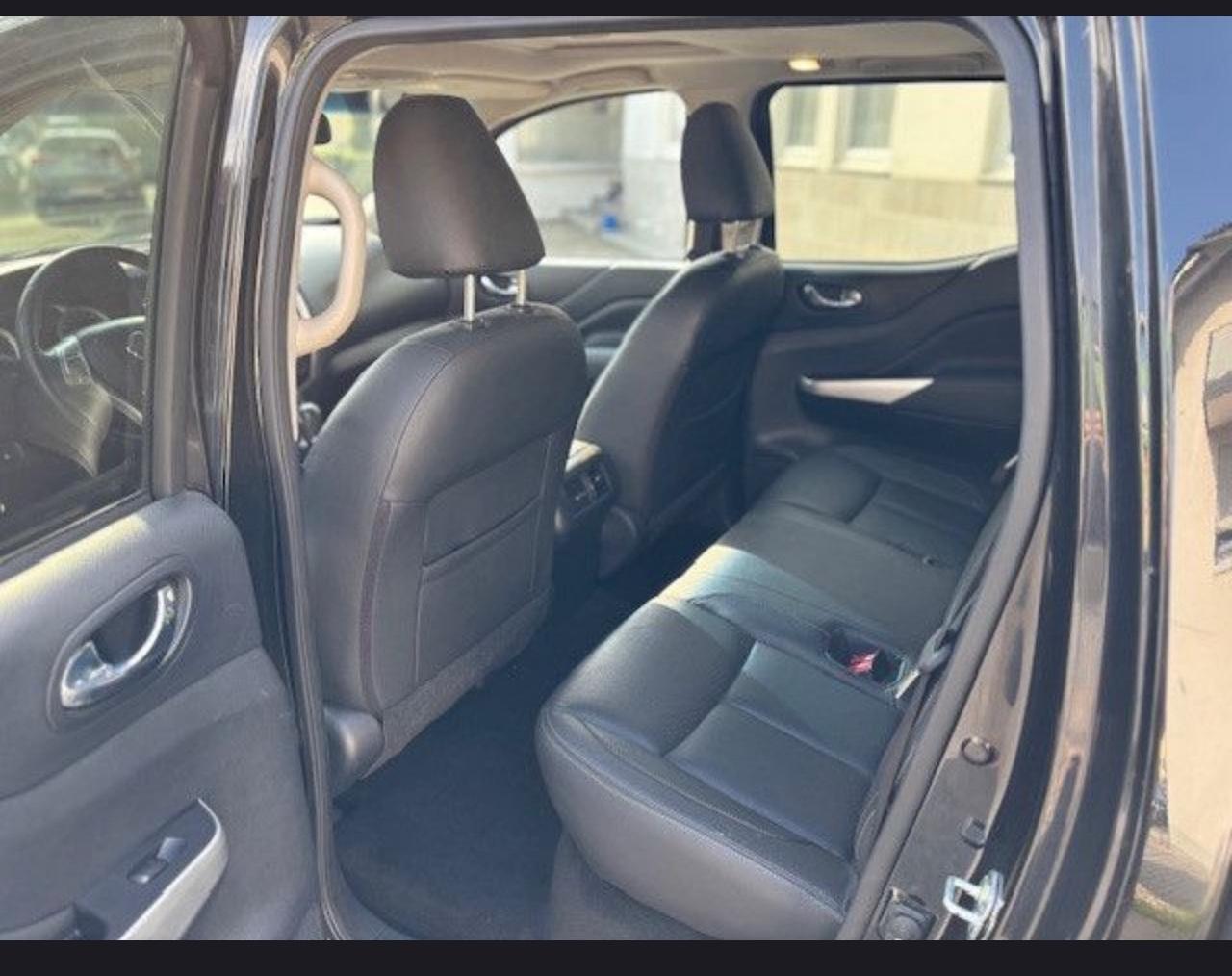 Nissan Navara 2.3 dCi 190 CV 4WD Double Cab N-Connecta