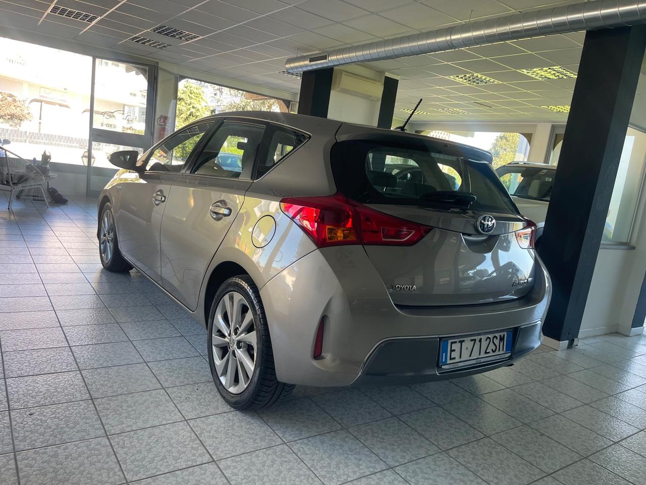 Toyota Auris 1.8 Hybrid Lounge