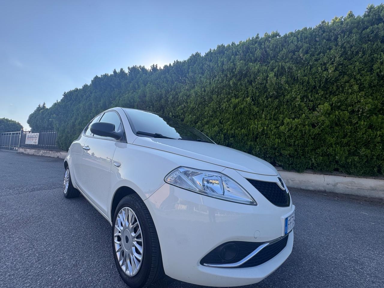 Lancia Ypsilon 1.2 69 CV 5 porte GPL Ecochic Silver