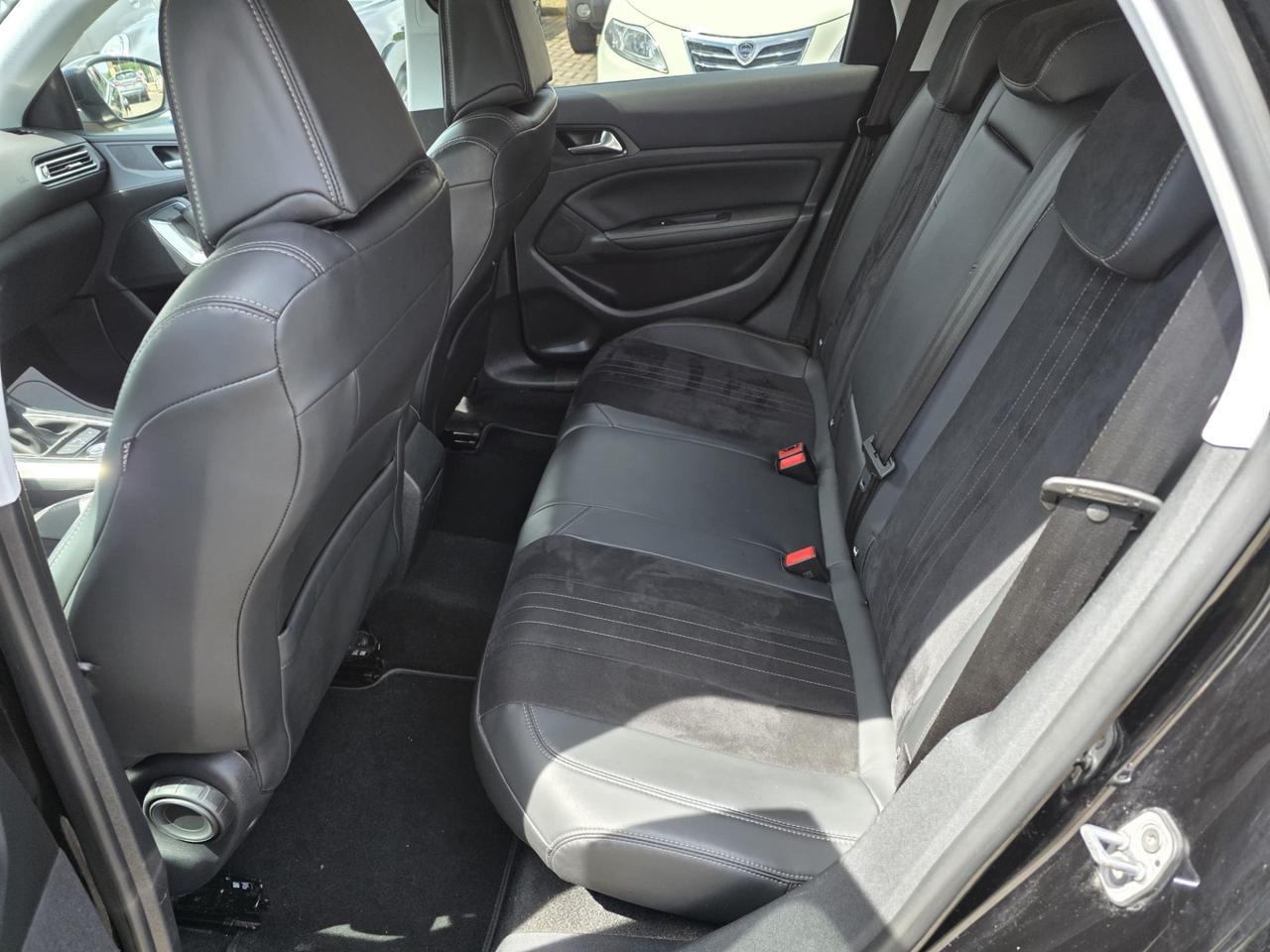 Peugeot 308 BlueHDi 120 S&S EAT6 SW Active