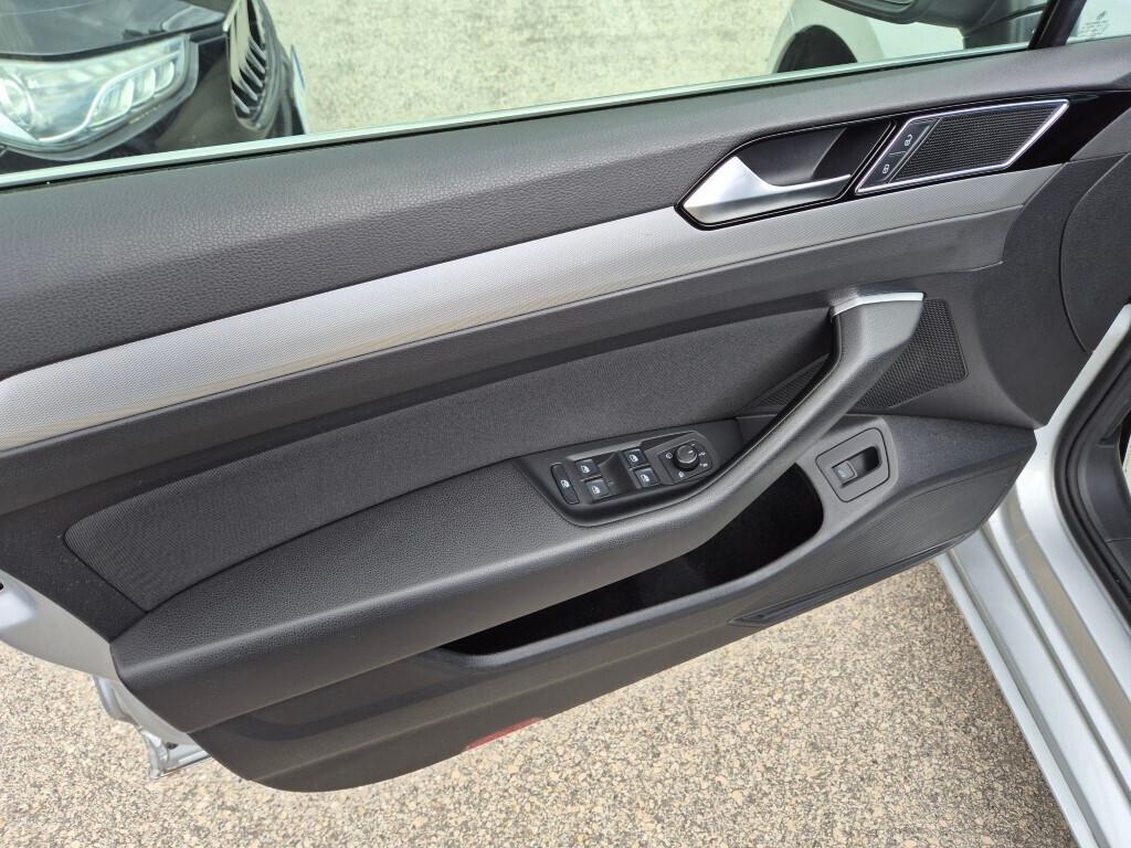 Volkswagen Passat Variant 2.0 TDI DSG 150cv BlueMotion