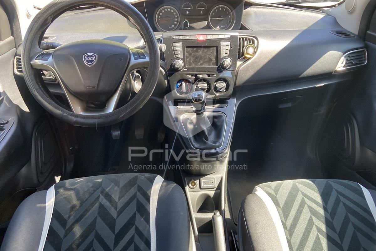 LANCIA Ypsilon 1.2 69 CV 5 porte Silver