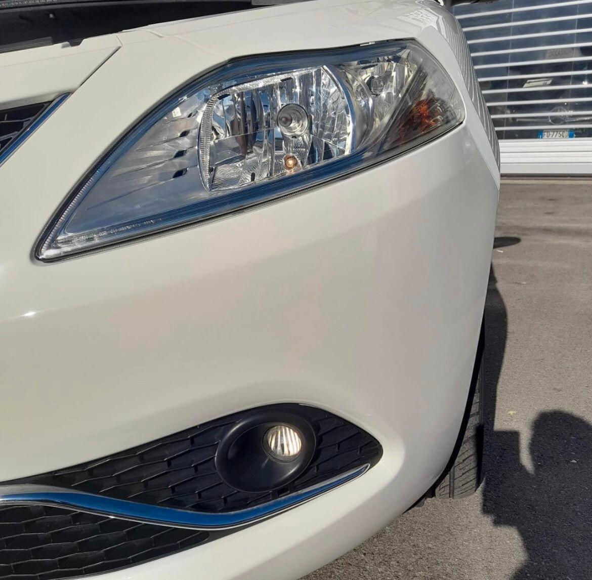 Lancia Ypsilon 1.2 69 CV 5 porte Gold