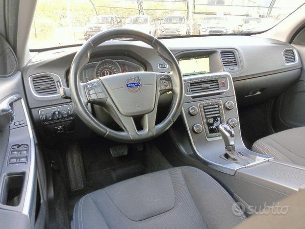 VOLVO V60 D2 1.6 Powershift Kinetic
