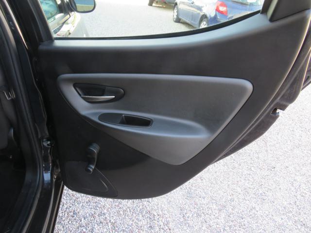 LANCIA Ypsilon 0.9 TwinAir Metano Ecochic Silver