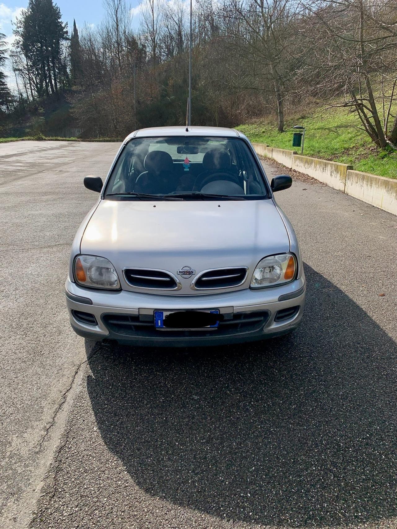 Nissan Micra 1.0 16V 5 porte Visia