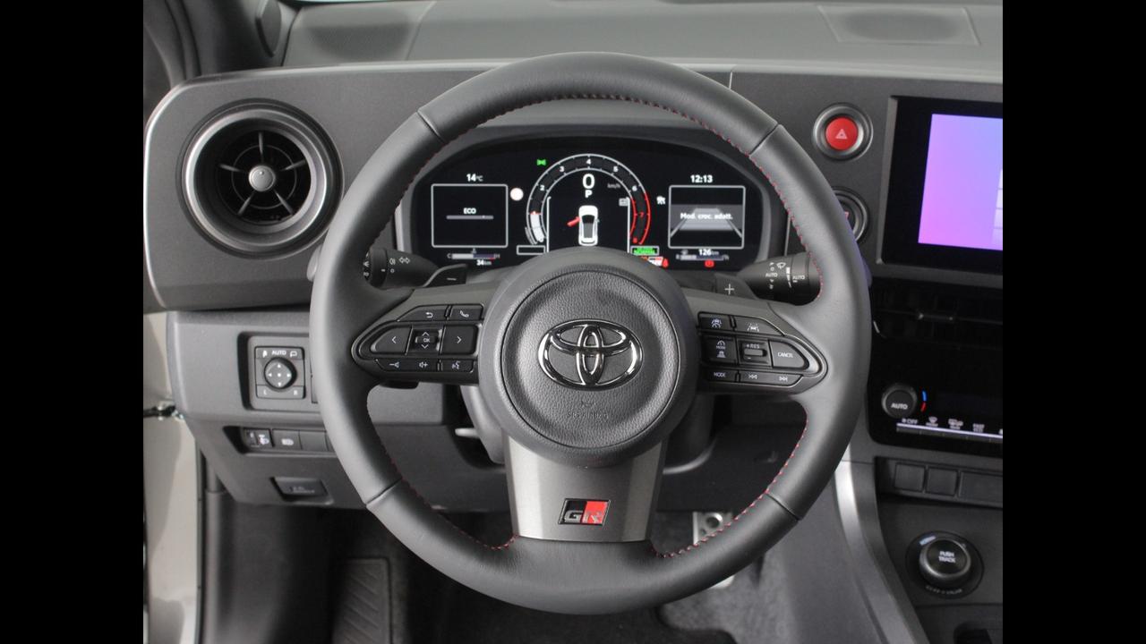 TOYOTA GR Yaris - GR Yaris 1.6 Circuit dat-8