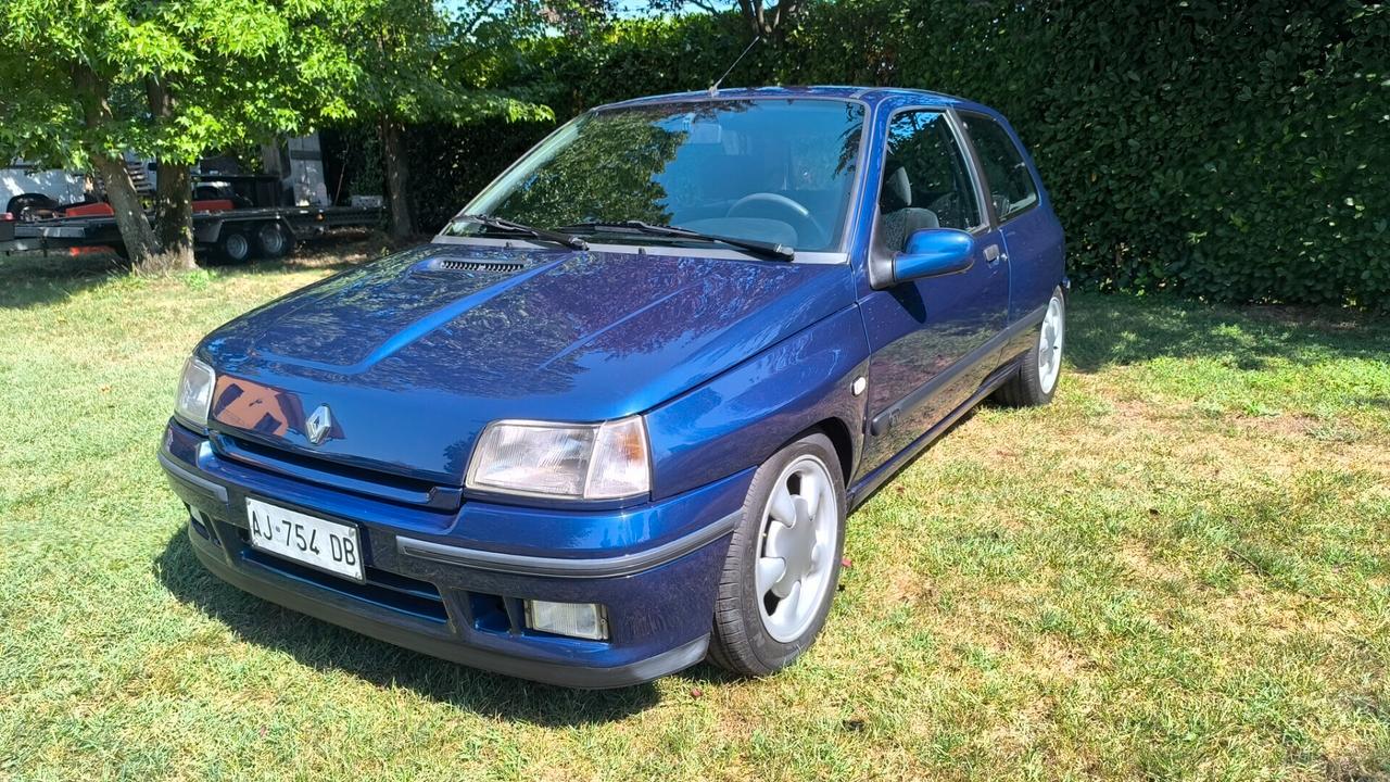 Renault Clio 1.8 16V 1800