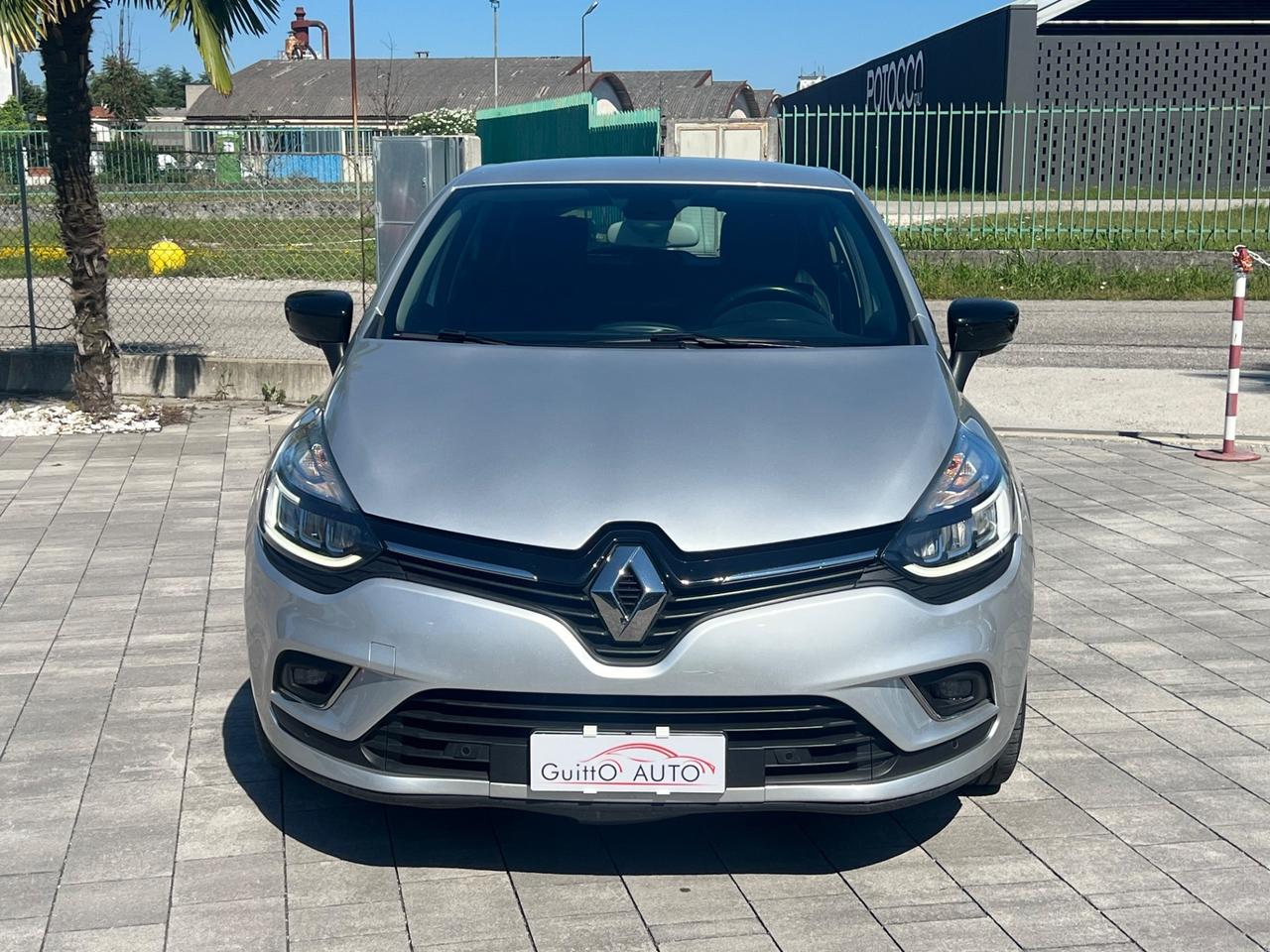 Renault Clio dCi 8V 90 CV EDC 5 porte Moschino Intens