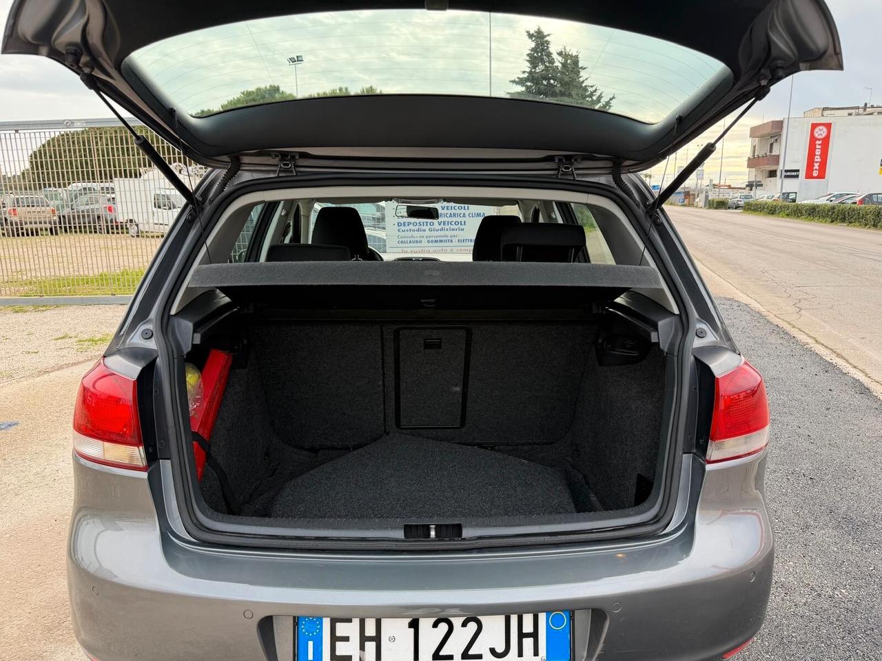 Volkswagen Golf 1.6 TDI diesel - 2011
