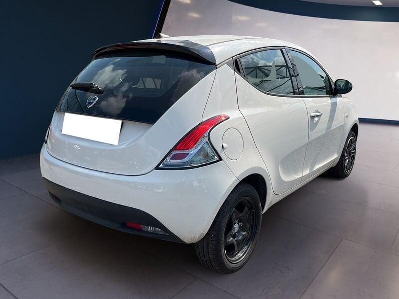 Lancia Ypsilon NUOVA My24 402 Oro 1.0