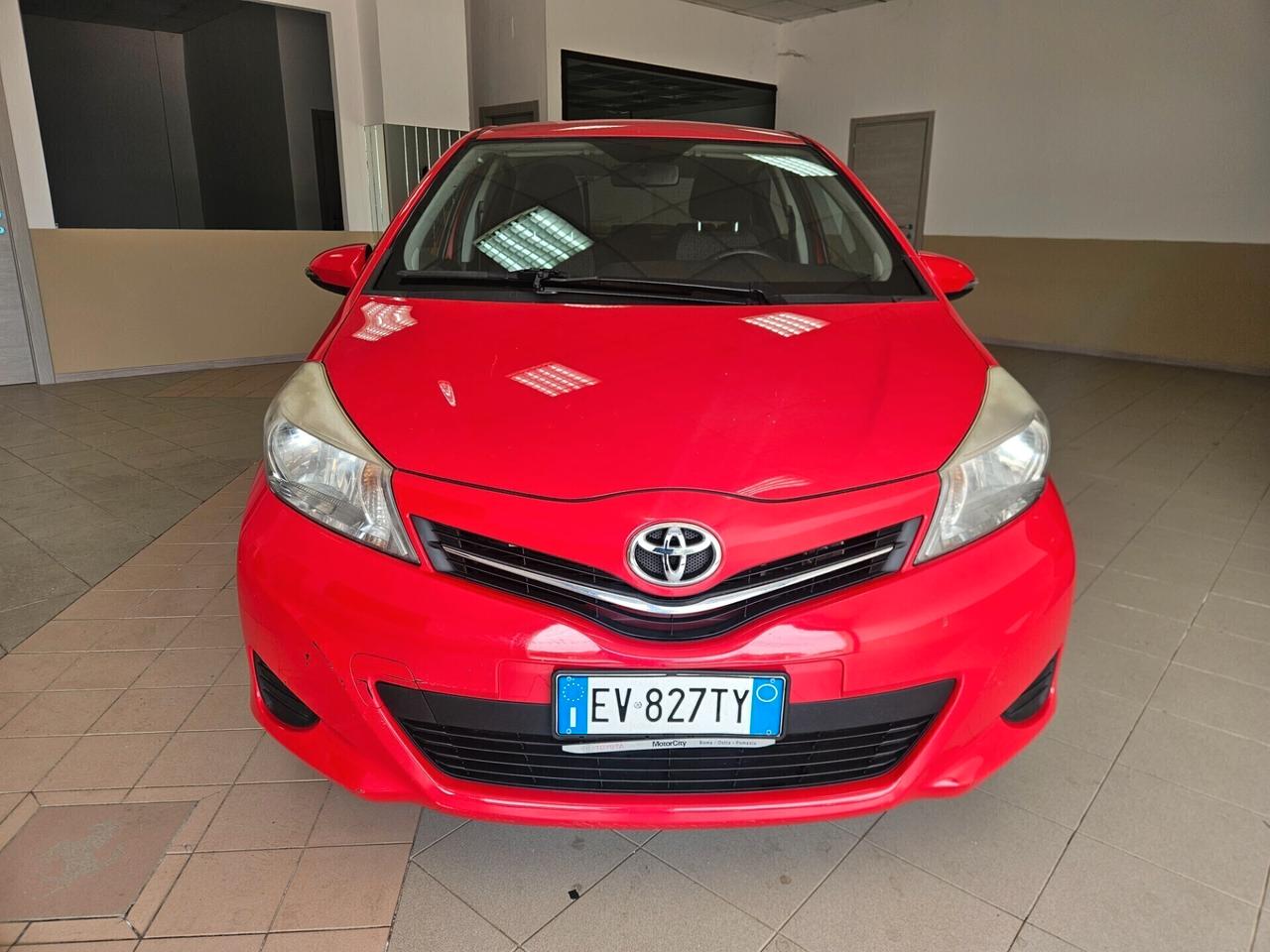 Toyota Yaris 1.4 D-4D 5 porte Lounge