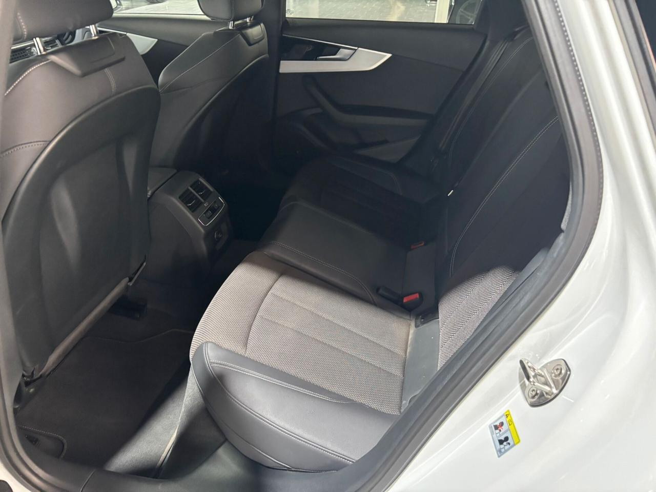 Audi A4 Avant 40 TDI S tronic line edition