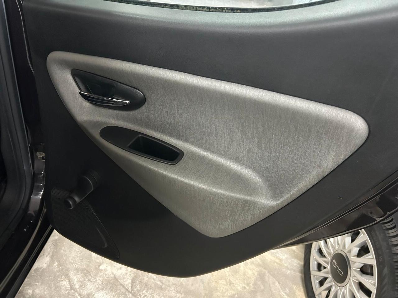 Lancia Ypsilon 1.2 69 CV 5 porte Gold