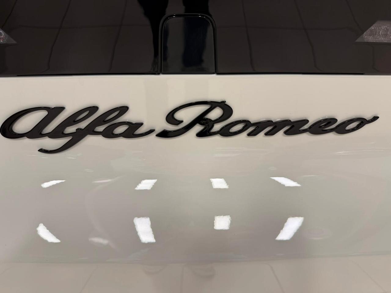 Alfa Romeo Junior 1.2 145 CV Hybrid eDCT6 RATE DA 260 AL MES