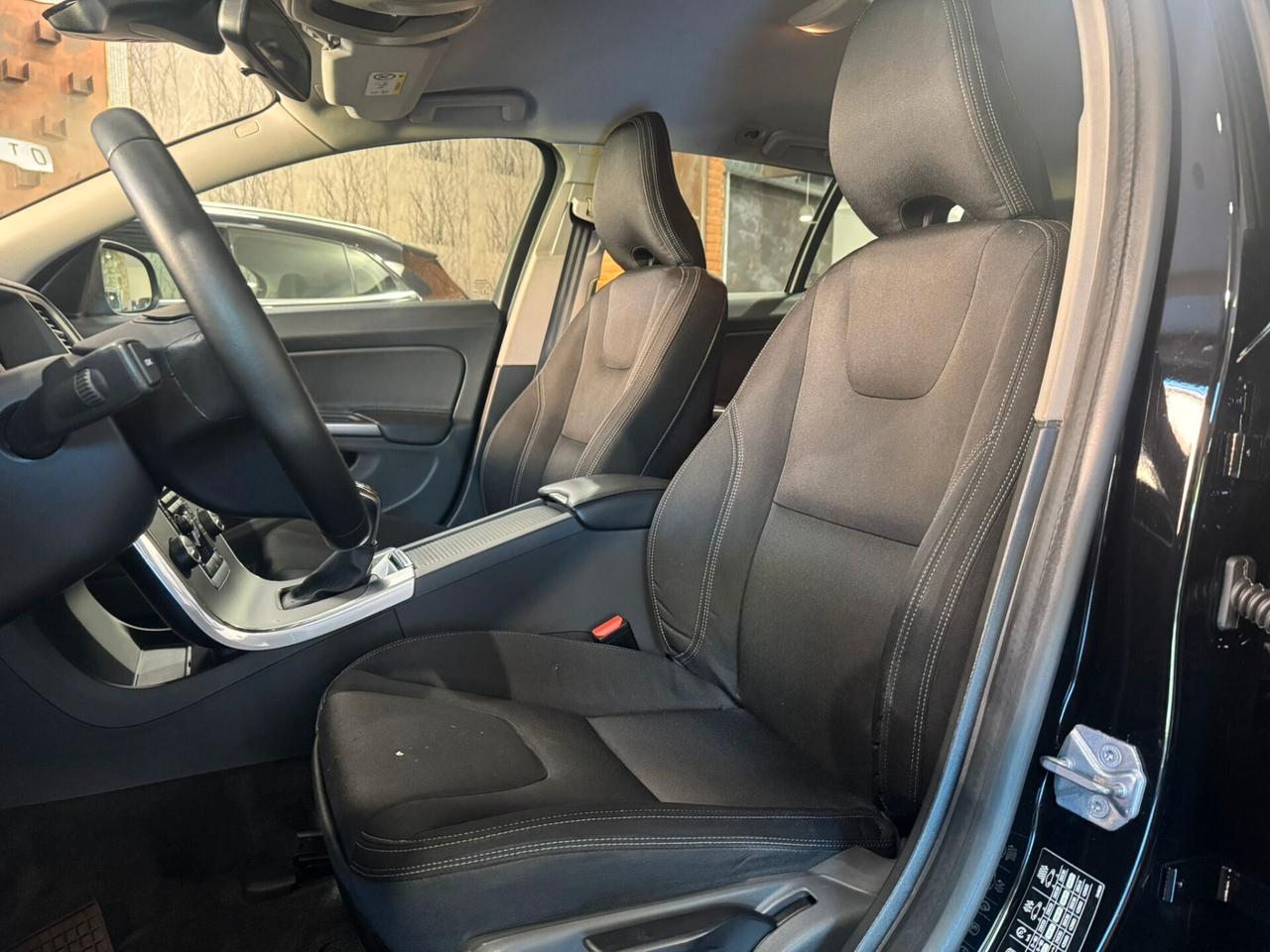 Volvo V60 D2 Dynamic Edition N1