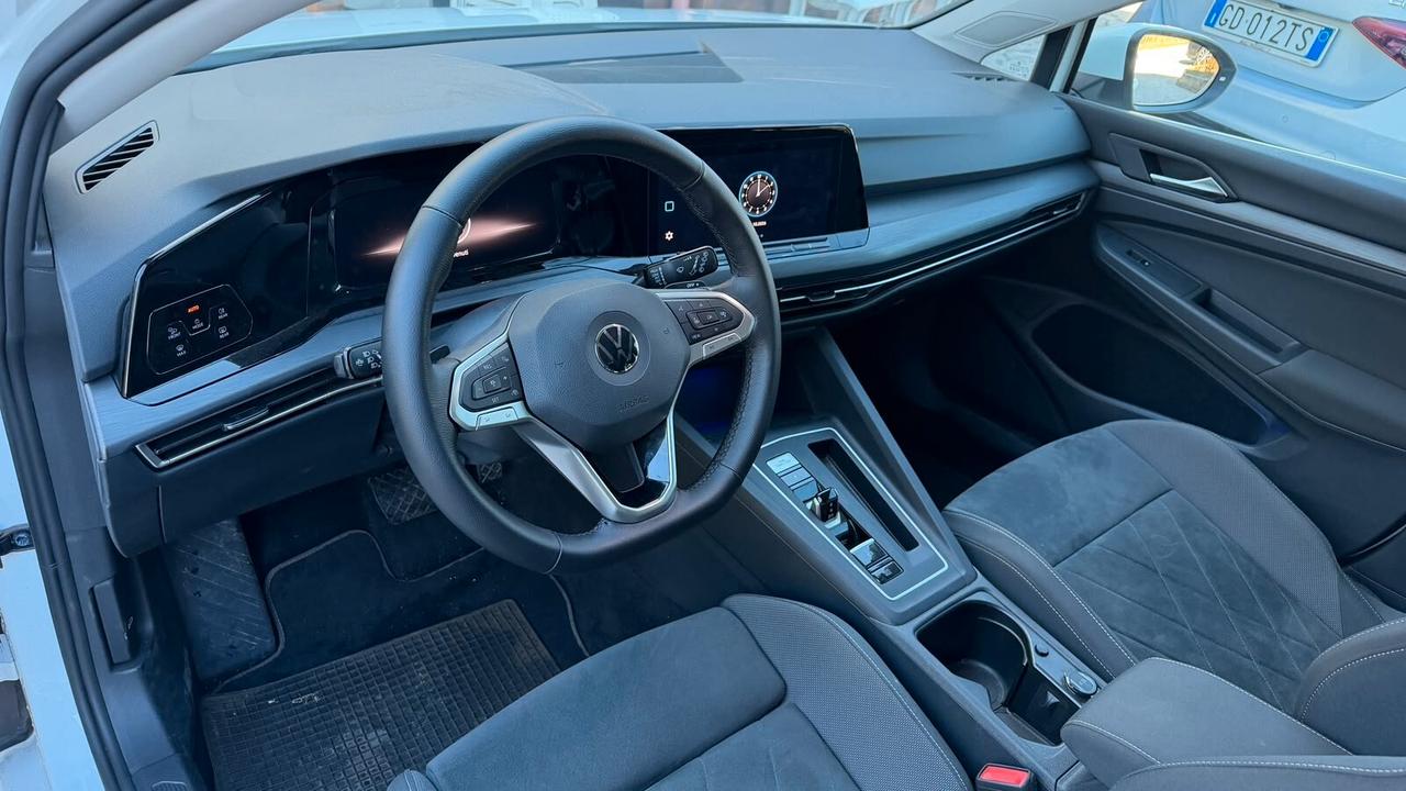 Volkswagen Golf 8 2.0 TDI DSG Style