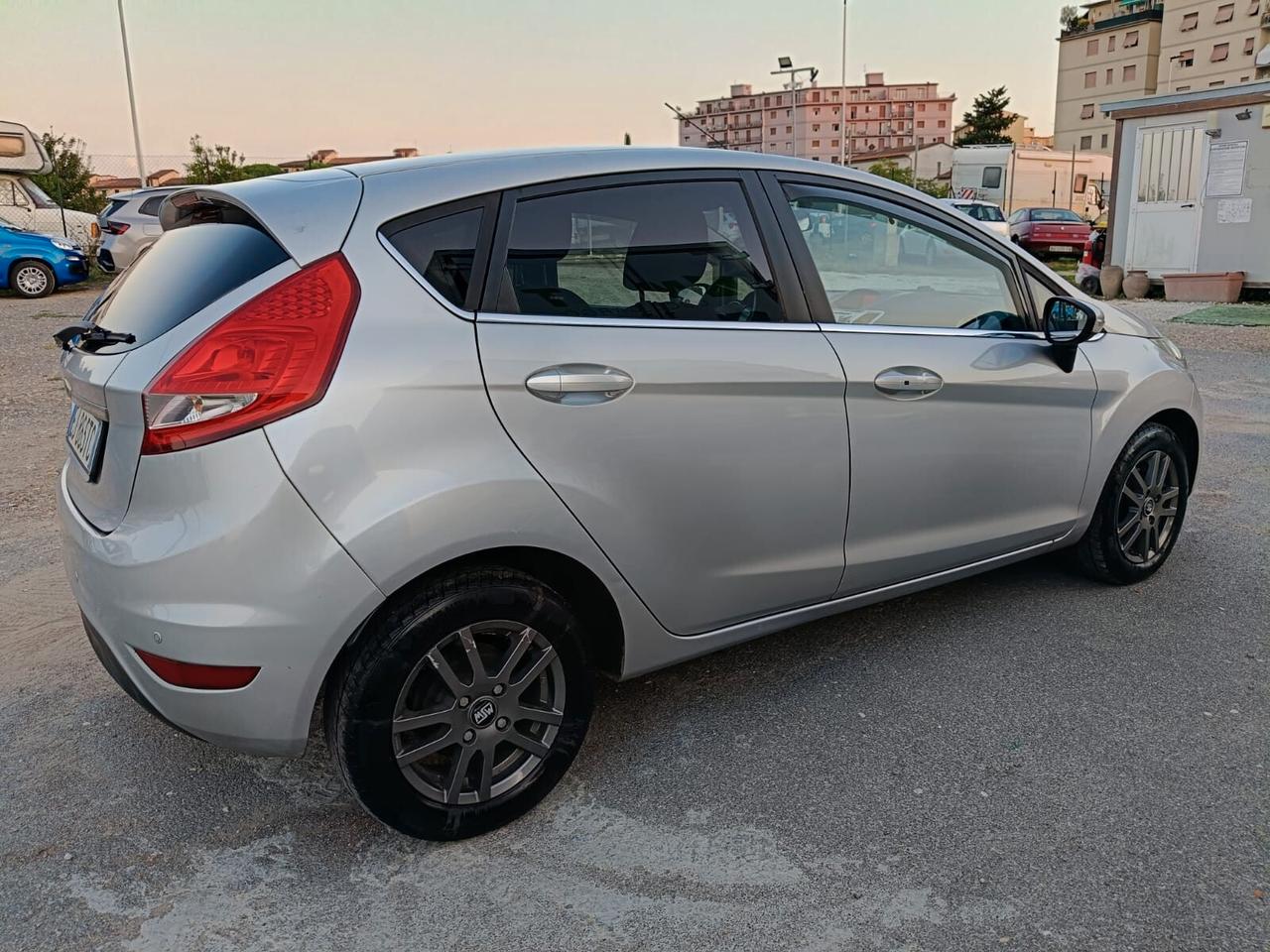 Ford Fiesta 1.4 5 porte Bz.- GPL Titanium