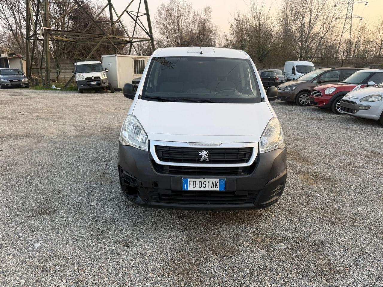 Peugeot Partner Tepee BlueHDi 100 Outdoor