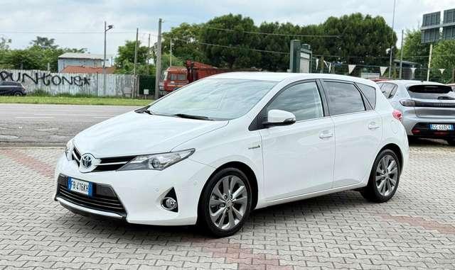 Toyota Auris 5p 1.8h Lounge NEOPATENTATI
