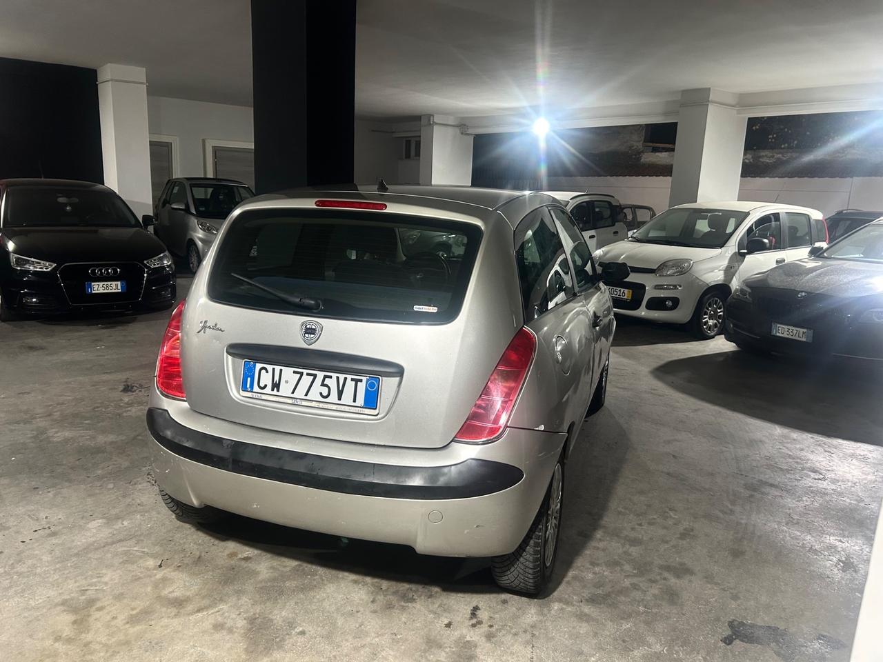 Lancia Ypsilon 1.2 16V Argento