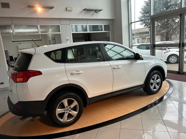 TOYOTA RAV 4 RAV4 2.0 D-4D 2WD Active