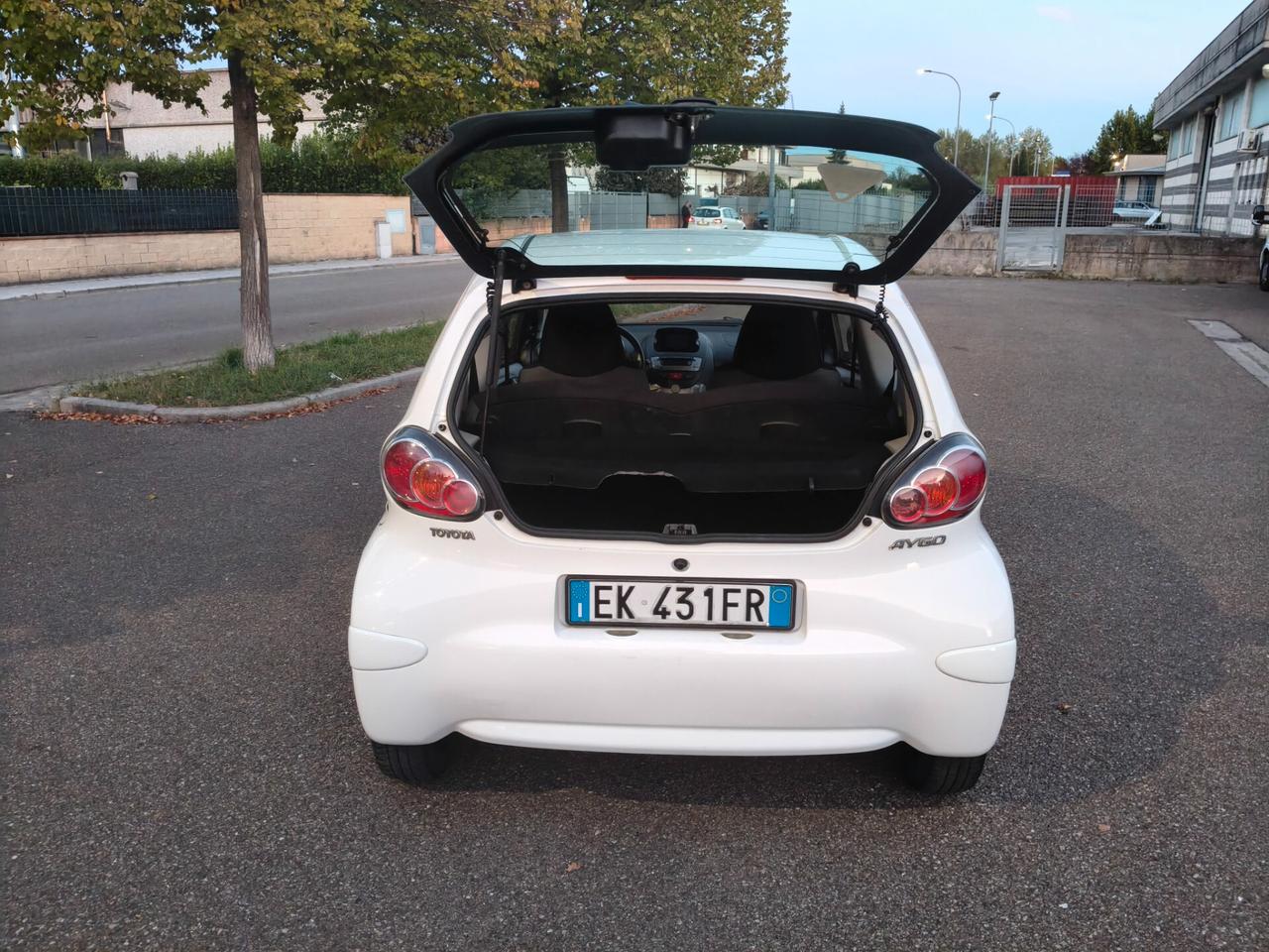 Toyota Aygo 1.0 SOLO 76.000 KM NAV