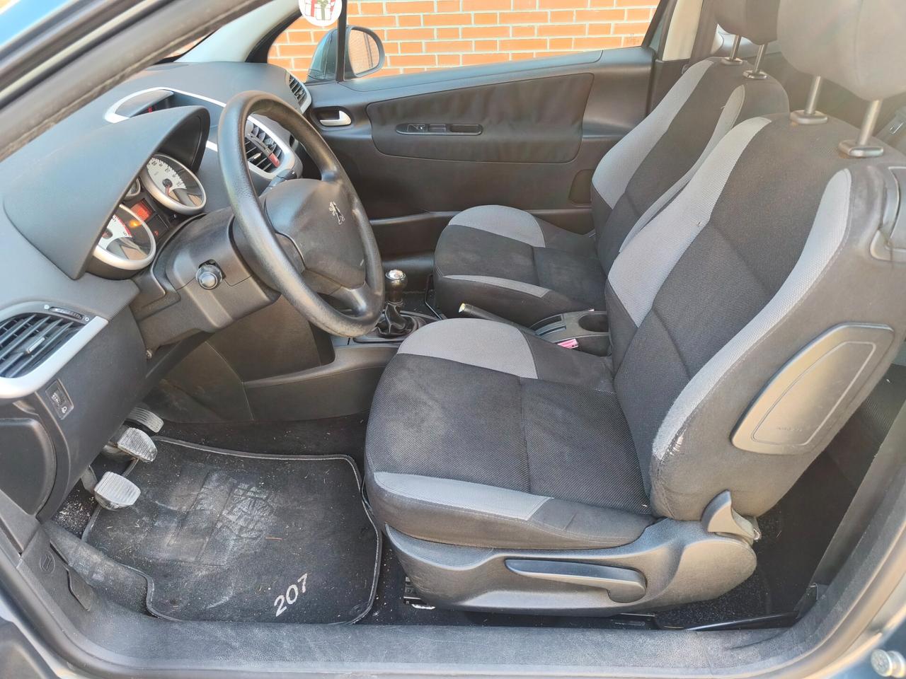 Peugeot 207 1.4 HDi 70CV 3p. ONE Line