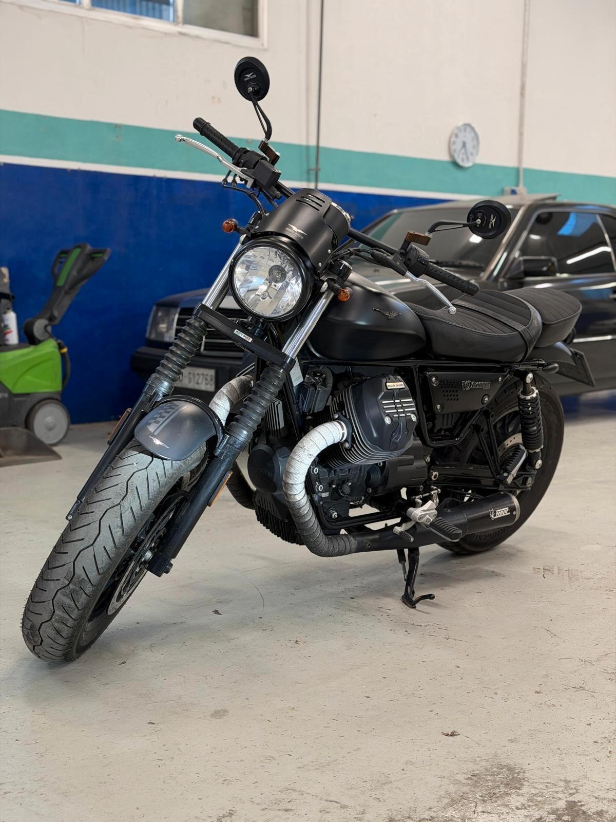 Moto Guzzi V9 bobber