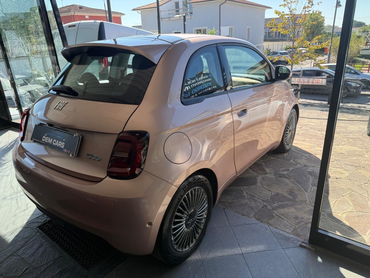 Fiat 500 500e Berlina 42 kWh La Prima