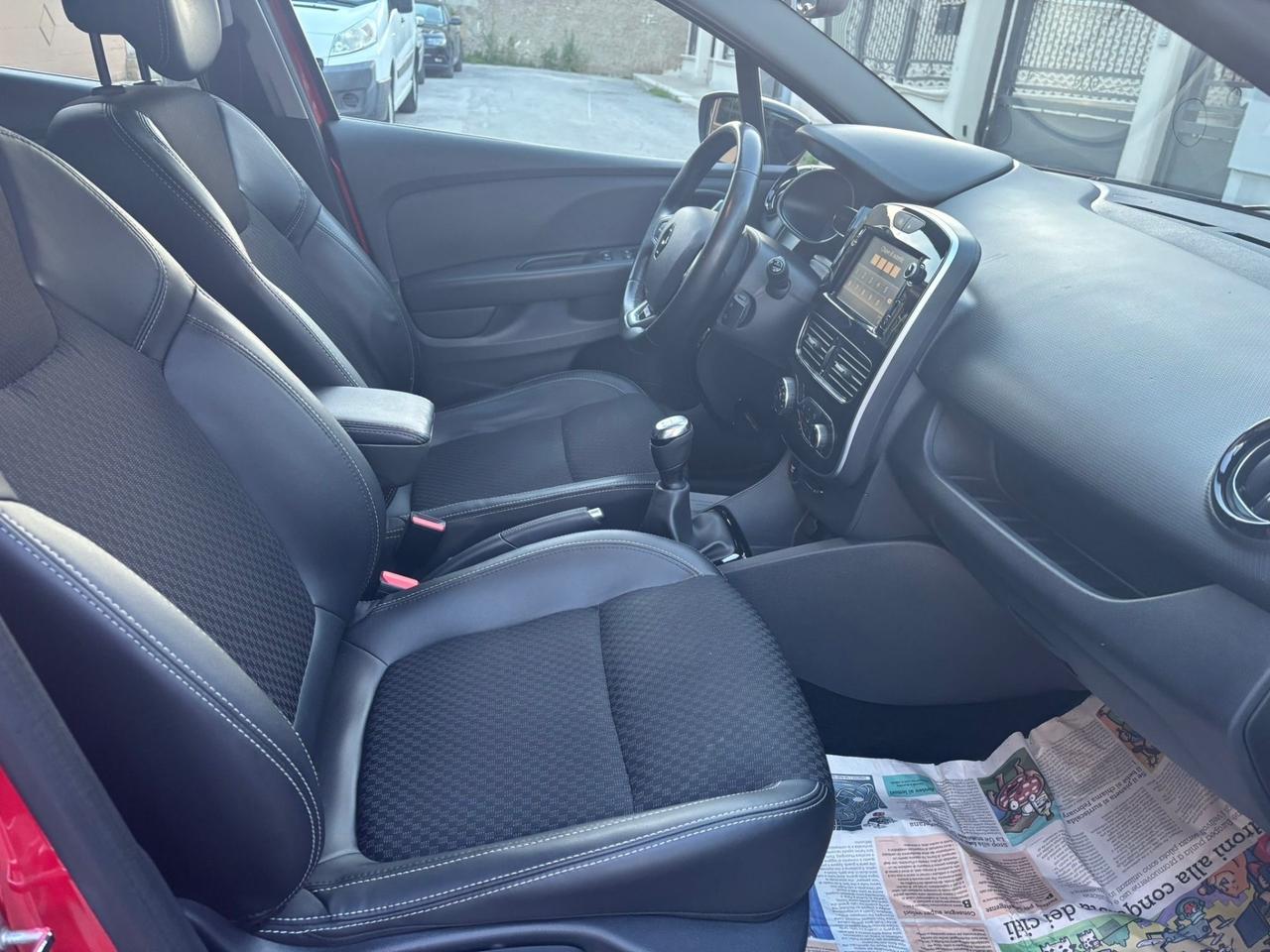 Renault Clio dCi 8V 90 CV 5 porte Moschino Intens
