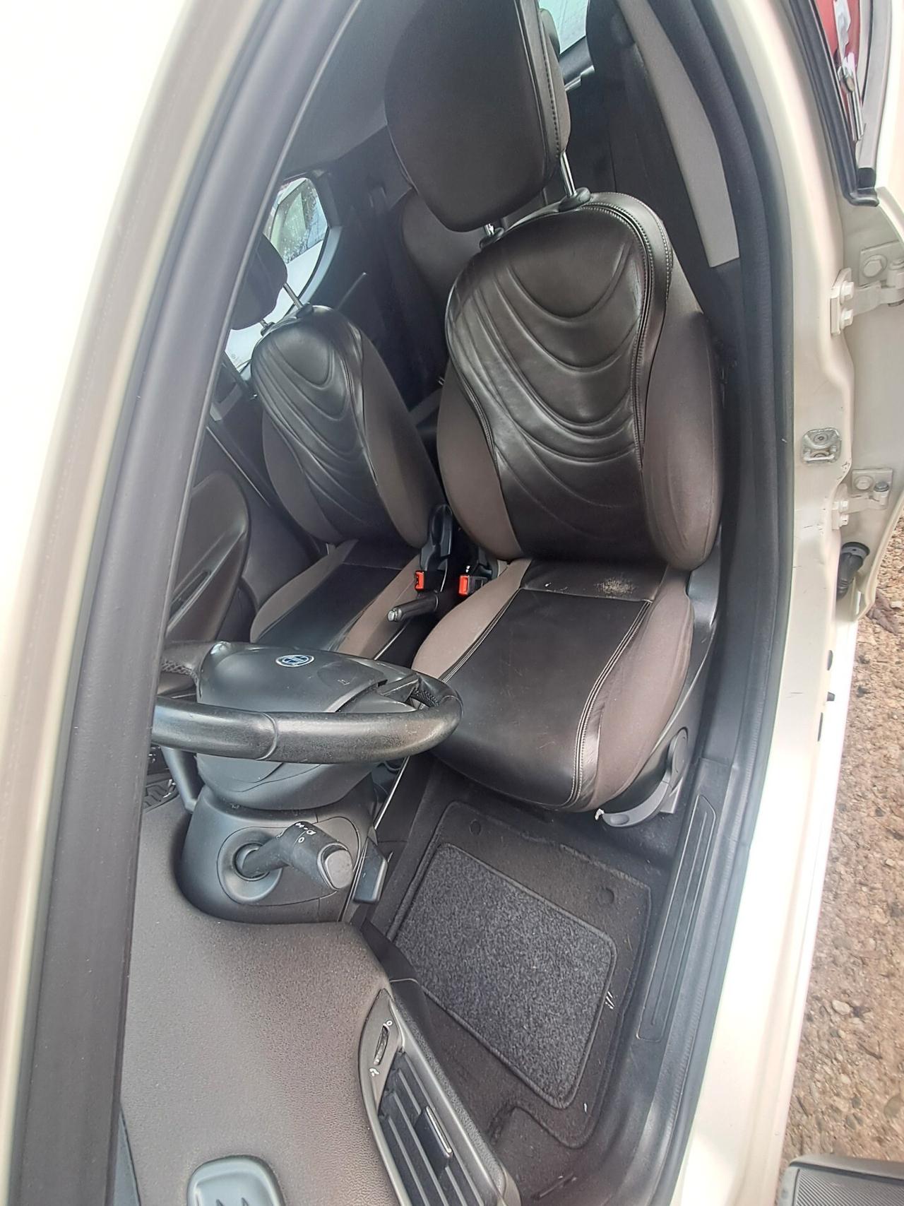 Lancia Ypsilon 1.2 69 CV 5 porte S&S Platinum