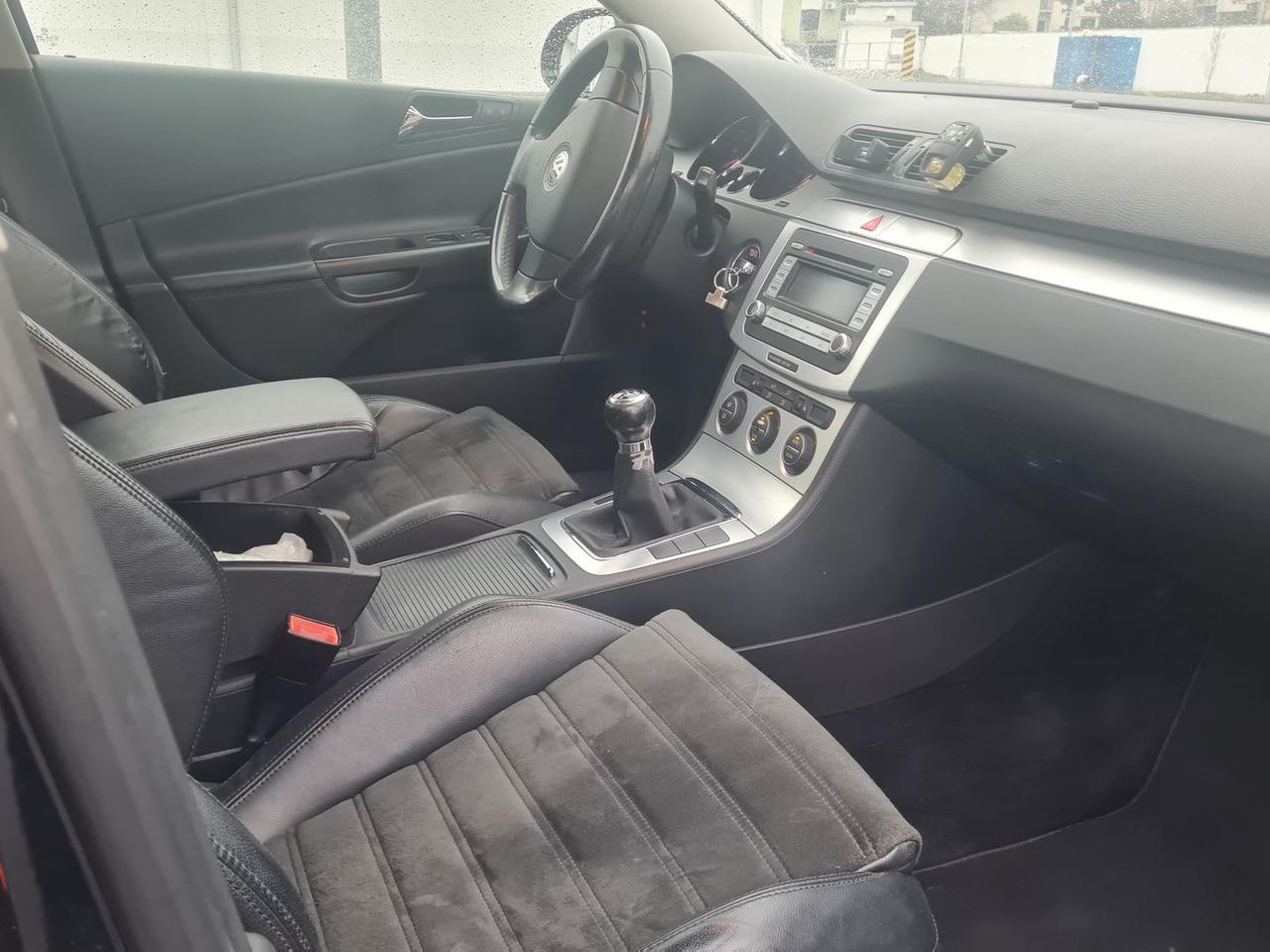 Volkswagen Passat 2.0 FSI Highline #8836