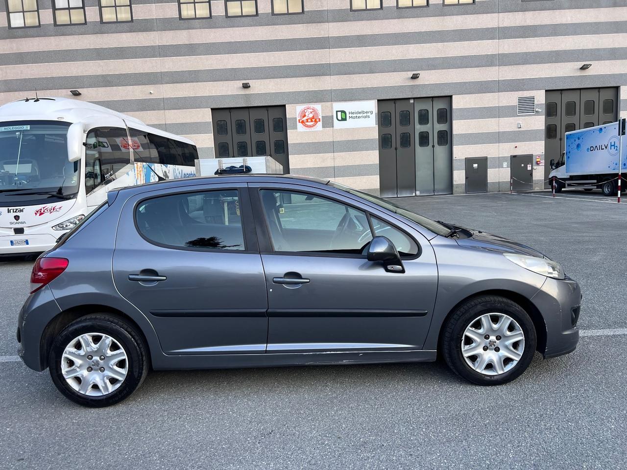 Peugeot 207 1.4 8V 75CV 5p. PERFETTA X NEOPATENTATI
